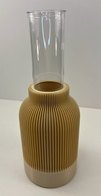 Vase mit eingesetztem Glaszylinder
